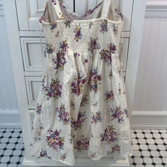 EUC Charlotte Russe Cream Flower Dress - Picture 5 of 6